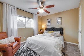 College Station Gem w/ Pool Access Near University