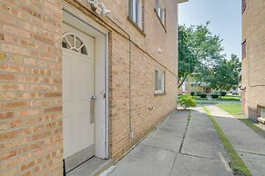 Convenient Skokie Condo - Walk to Train!