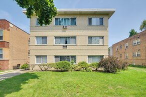 Convenient Skokie Condo - Walk to Train!