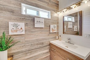 East Los Angeles Retreat ~ 2 Mi to Citadel Outlets