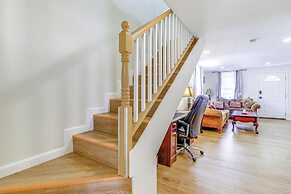 Rockville Home w/ Spacious Yard: 17 Mi to DC!
