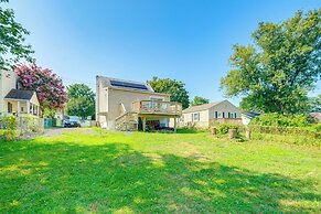 Rockville Home w/ Spacious Yard: 17 Mi to DC!