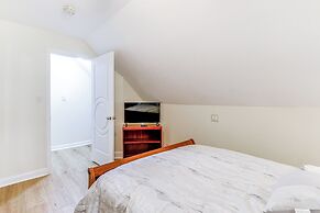 Rockville Home w/ Spacious Yard: 17 Mi to DC!