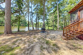 Quitman Lakefront Cabin w/ Screened Porch & Grill!