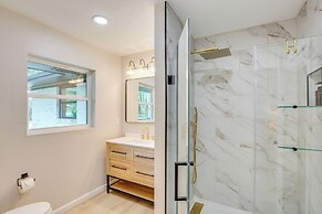Away in Paris Retreat w/ Workspace, 2 Mi to Dtwn