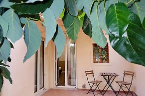El Roy Garden Rooms
