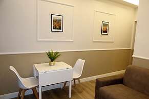 El Roy Garden Rooms