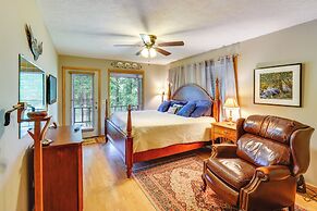 Flippin Home w/ Fire Pit: Walk to White River!