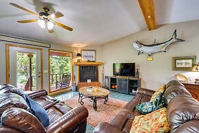 Flippin Home w/ Fire Pit: Walk to White River!