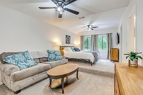 Daphne Home w/ Deck: Close to Beaches & Parks!