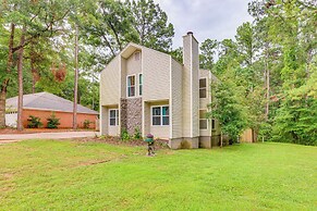 Daphne Home w/ Deck: Close to Beaches & Parks!