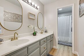 Daphne Home w/ Deck: Close to Beaches & Parks!