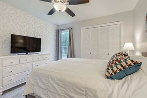 Daphne Home w/ Deck: Close to Beaches & Parks!