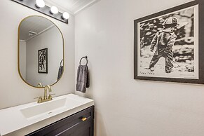 Daphne Home w/ Deck: Close to Beaches & Parks!