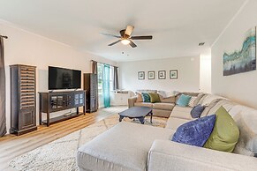 Daphne Home w/ Deck: Close to Beaches & Parks!