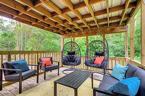 Daphne Home w/ Deck: Close to Beaches & Parks!