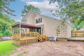 Daphne Home w/ Deck: Close to Beaches & Parks!