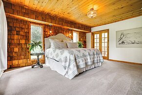 Picturesque Lake Elmo Cottage w/ Fire Pits!