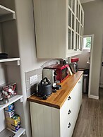 Cosy Cottage Retreat Next to Famous White Horse!