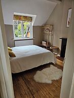 Cosy Cottage Retreat Next to Famous White Horse!