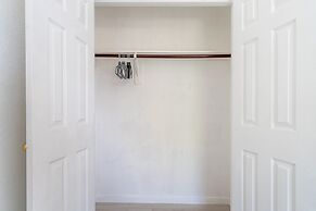 Stylish 4br 2.5ba Haven In Houston 4 Bedroom Home by RedAwning