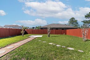 Stylish 4br 2.5ba Haven In Houston 4 Bedroom Home by RedAwning