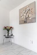 Stylish 4br 2.5ba Haven In Houston 4 Bedroom Home by RedAwning