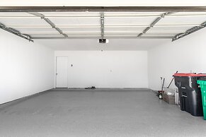 Stylish 4br 2.5ba Haven In Houston 4 Bedroom Home by RedAwning