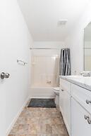 Stylish 4br 2.5ba Haven In Houston 4 Bedroom Home by RedAwning