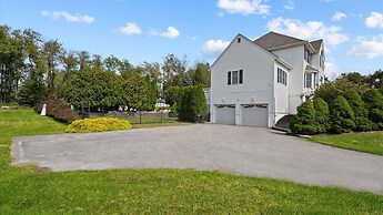 Enchanting Paradise With Pool & Hot Tub 4 Bedroom Home by RedAwning