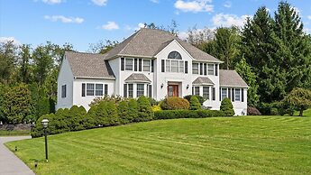 Enchanting Paradise With Pool & Hot Tub 4 Bedroom Home by RedAwning