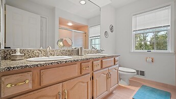 Enchanting Paradise With Pool & Hot Tub 4 Bedroom Home by RedAwning