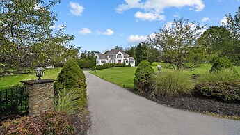 Enchanting Paradise With Pool & Hot Tub 4 Bedroom Home by RedAwning