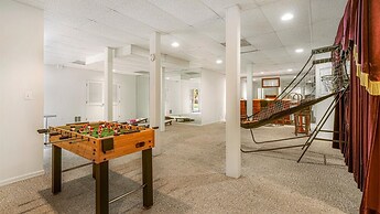 Enchanting Paradise With Pool & Hot Tub 4 Bedroom Home by RedAwning