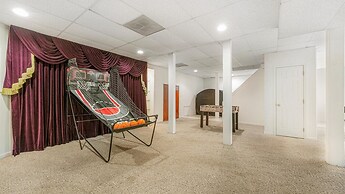 Enchanting Paradise With Pool & Hot Tub 4 Bedroom Home by RedAwning