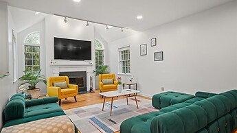 Enchanting Paradise With Pool & Hot Tub 4 Bedroom Home by RedAwning