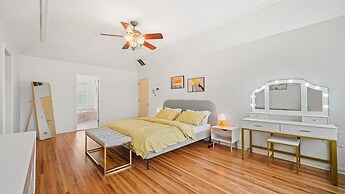 Enchanting Paradise With Pool & Hot Tub 4 Bedroom Home by RedAwning