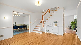 Enchanting Paradise With Pool & Hot Tub 4 Bedroom Home by RedAwning