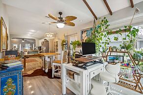 Eclectic Oasis: Artful & Colorful Comfort 3 Bedroom Home