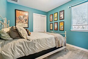 Eclectic Oasis: Artful & Colorful Comfort 3 Bedroom Home