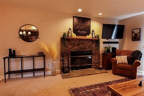 Rustic 1br Condo In Gatlinburg 1 Bedroom Apts by RedAwning