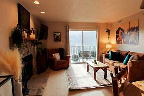 Rustic 1br Condo In Gatlinburg 1 Bedroom Apts by RedAwning
