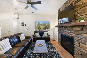 Breezy Pines Getaway 3 Bedroom Home by RedAwning