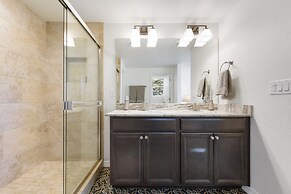 Breezy Pines Getaway 3 Bedroom Home by RedAwning