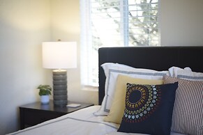 Breezy Pines Getaway 3 Bedroom Home by RedAwning