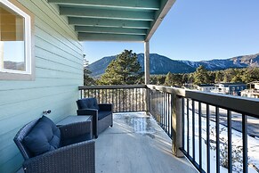 Breezy Pines Getaway 3 Bedroom Home by RedAwning