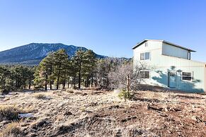 Breezy Pines Getaway 3 Bedroom Home by RedAwning