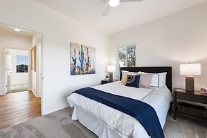 Breezy Pines Getaway 3 Bedroom Home by RedAwning