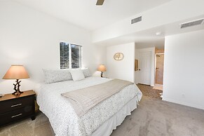 Breezy Pines Getaway 3 Bedroom Home by RedAwning