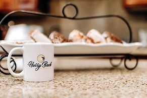 Luxury Retreat With Heated Pool & Hidden Game Room 6 Bedroom Home by R